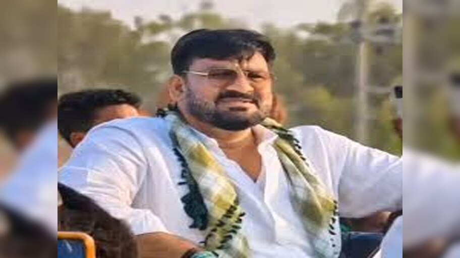  संविधान से ऊपर है शरियत, झारखंड सरकार के मंत्री हफीजुल के बयान से मचा बवाल