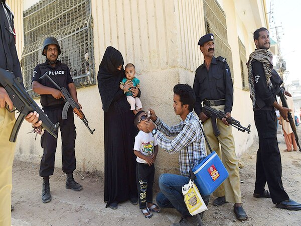 गजब! पाक में WHO के लोग कर रहे थे नेक काम, बंदूक की नोक पर किया अपरहण