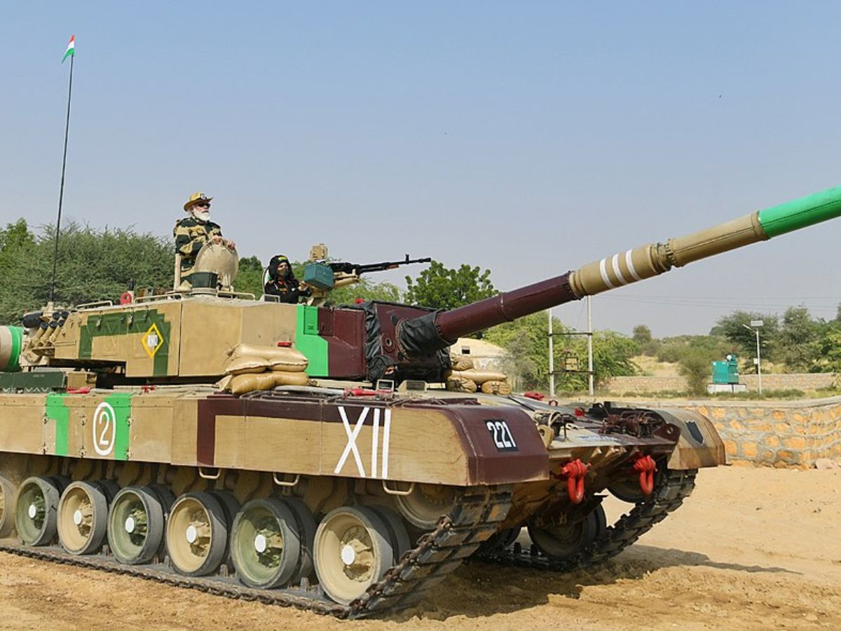 एक्शन मोड में भारतीय सेना, सभी युद्धक टैंकों को किया जा रहा अपग्रेड, क्या कोई खतरे से पहले की घंटी?