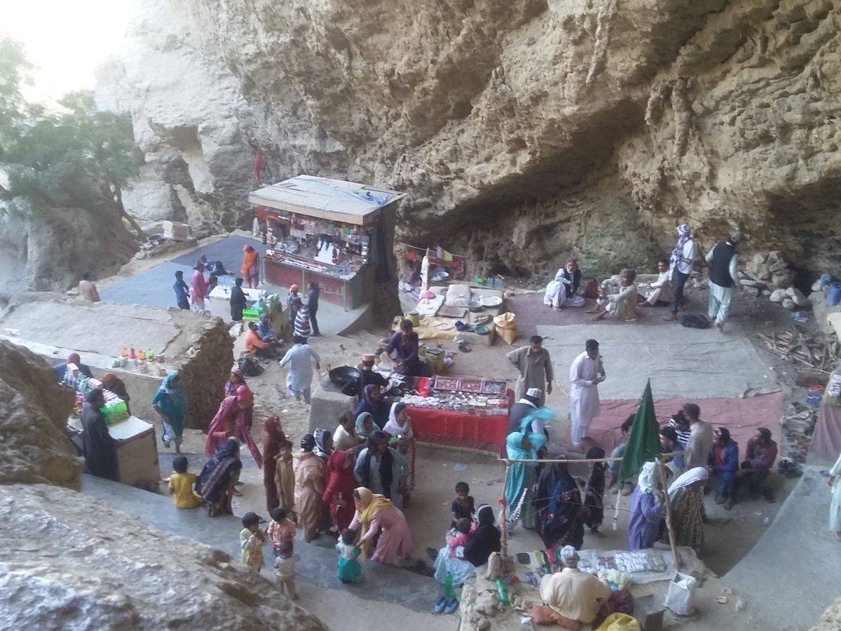 Pakistan Pathari Pakistan Balochistan unique stone bread pathar ki roti story ...