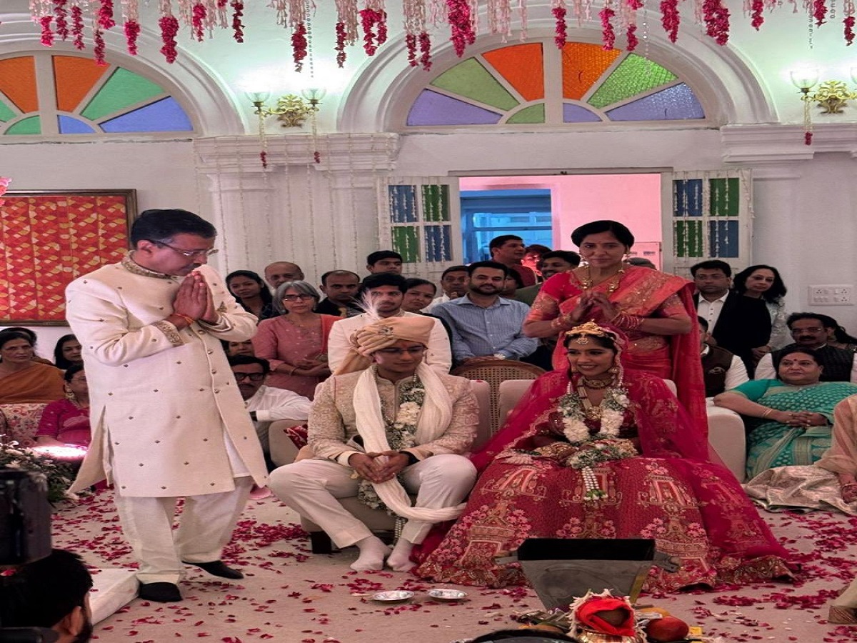 क्या करती हैं केजरीवाल की लाडली