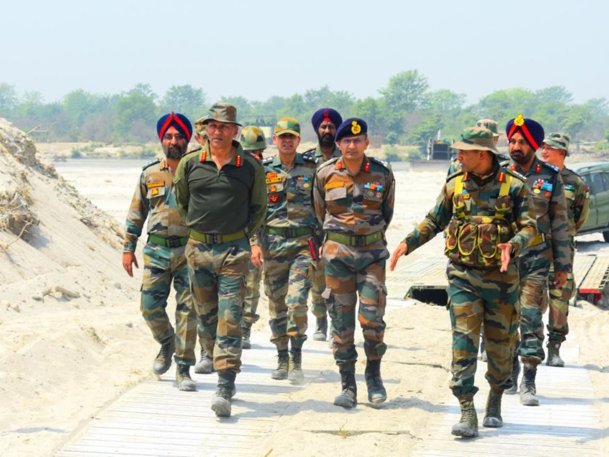 Military Reshuffle: लेफ्टिनेंट जनरल प्रतीक शर्मा उत्तरी कमान संभालेंगे, एयर मार्शल दीक्षित नए CISC होंगे