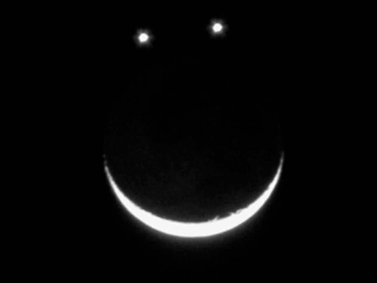 Triple conjunction to form smiley face in sky a rare planetary ...
