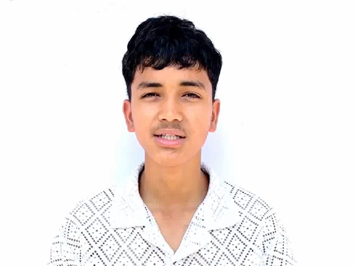 UK Board 10th result 2025 kamal Chuahan high school topper profile marks percentage rank family | 10th Topper Kunal Chauhan: हाईस्कूल में किसान के बेटे ने मारी बाजी, एनडीए में शामिल होकर
