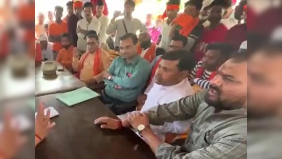 Fatehpur: मोहब्बत में सलमा का सलोनी बनना कबूल; मौसमी बनी अनाया तो हिंदू संगठनों ने काटा बवाल
