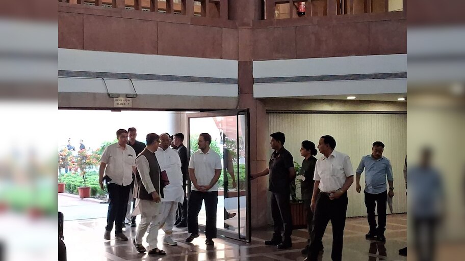 All Party meet: ଆତଙ୍କବାଦ ବିରୋଧରେ ସରକାର ଯେଉଁ ଆକ୍ସନ ନେବେ ଆମେ ସମର୍ଥନ କରିବୁ; ସର୍ବଦଳୀୟ ବୈଠକ ପରେ ରାହୁଲ ଗାନ୍ଧୀ