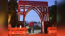 जामिया विश्वविद्यालय में दो गुटों में पत्थरबाजी, भारी पुलिसबल तैनात