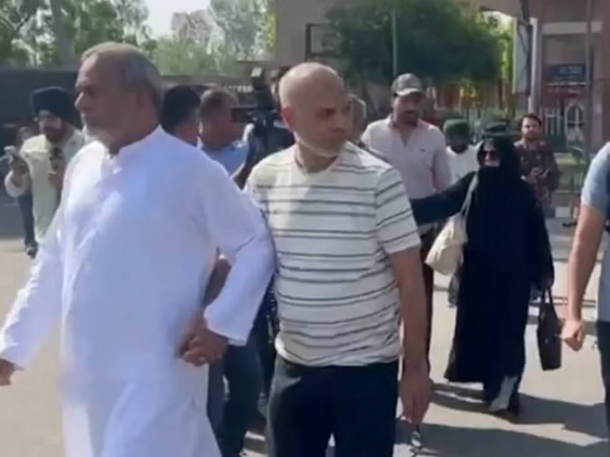 भारत में मौजूद पाकिस्तानी हताशा में लौट रहे हैं अपने मुल्क; वाघा बोर्डर पर भारी भीड़