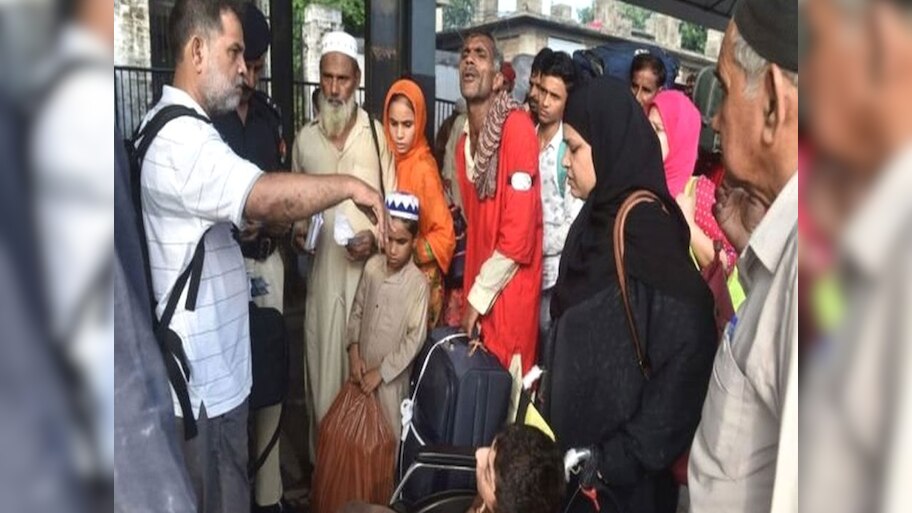 भारत सरकार के 48 घंटे के अल्टीमेटम के बाद मेरठ से 150 को भेजा गया पाकिस्तान