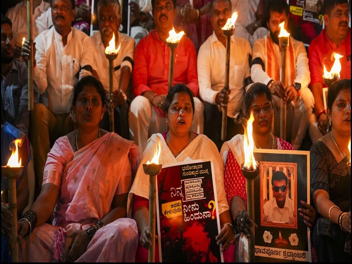 पहलगाम हमले के बाद पाकिस्तान के खिलाफ देशभर में आक्रोश, लोग बोले- हम PM मोदी के साथ