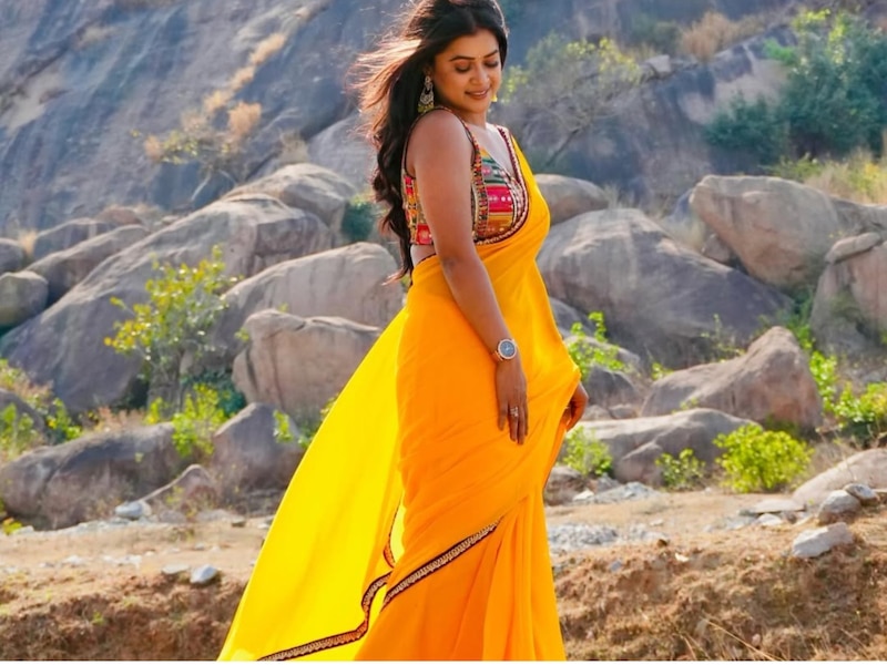 Bhojpuri Actress Dimple Singh Shared Photos In Yellow Saree Said It Is ...