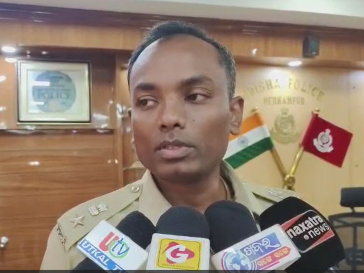 Odisha News: ଏକତରଫା ପ୍ରେମର କରୁଣ ପରିଣତି, ନାବାଳିକାଙ୍କ ଘରେ ପିଶି... Odisha News: ଏକତରଫା ପ୍ରେମର କରୁଣ ପରିଣତି, ନାବାଳିକାଙ୍କ ଘରେ ପିଶି...