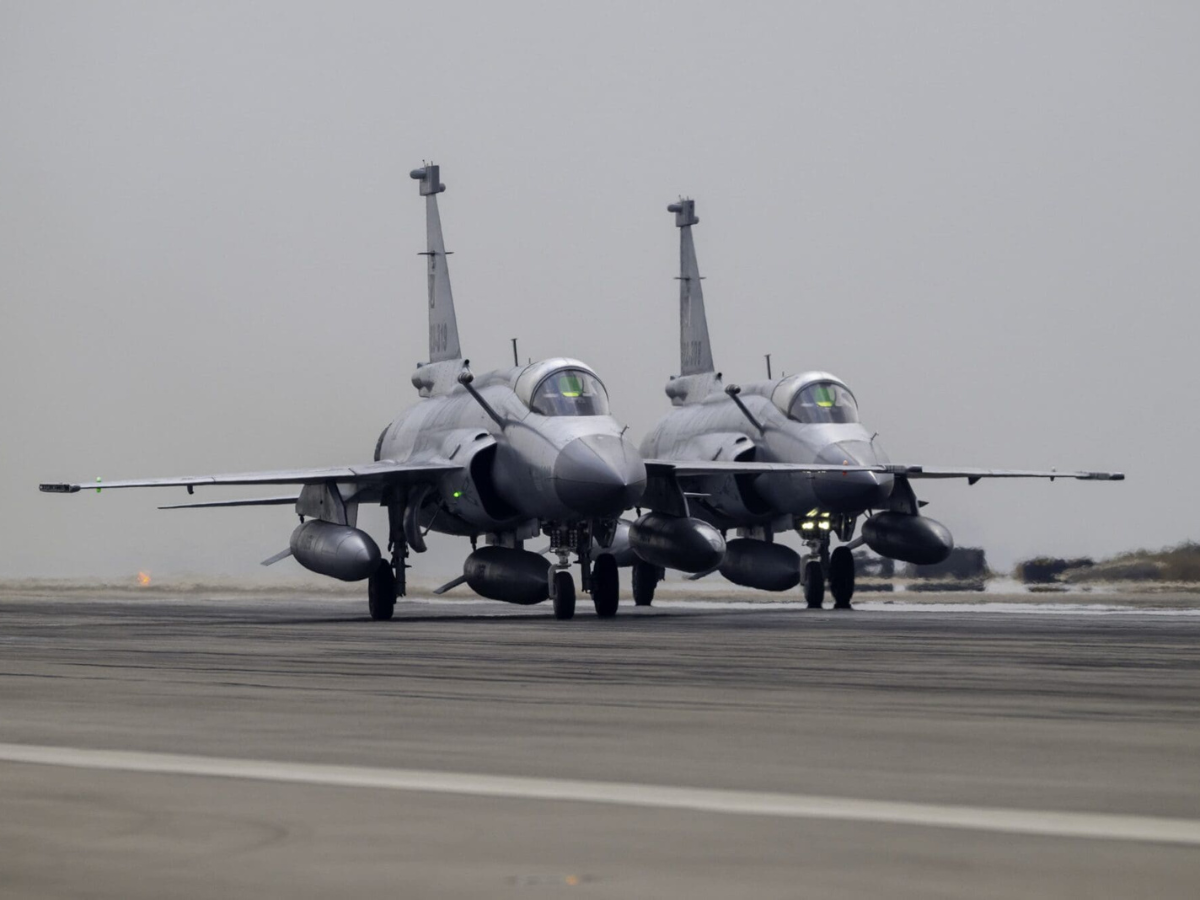 स्ट्राइक के खौफ में आया पाकिस्तान, भारत भी एक्शन के लिए पूरी तरह तैयार