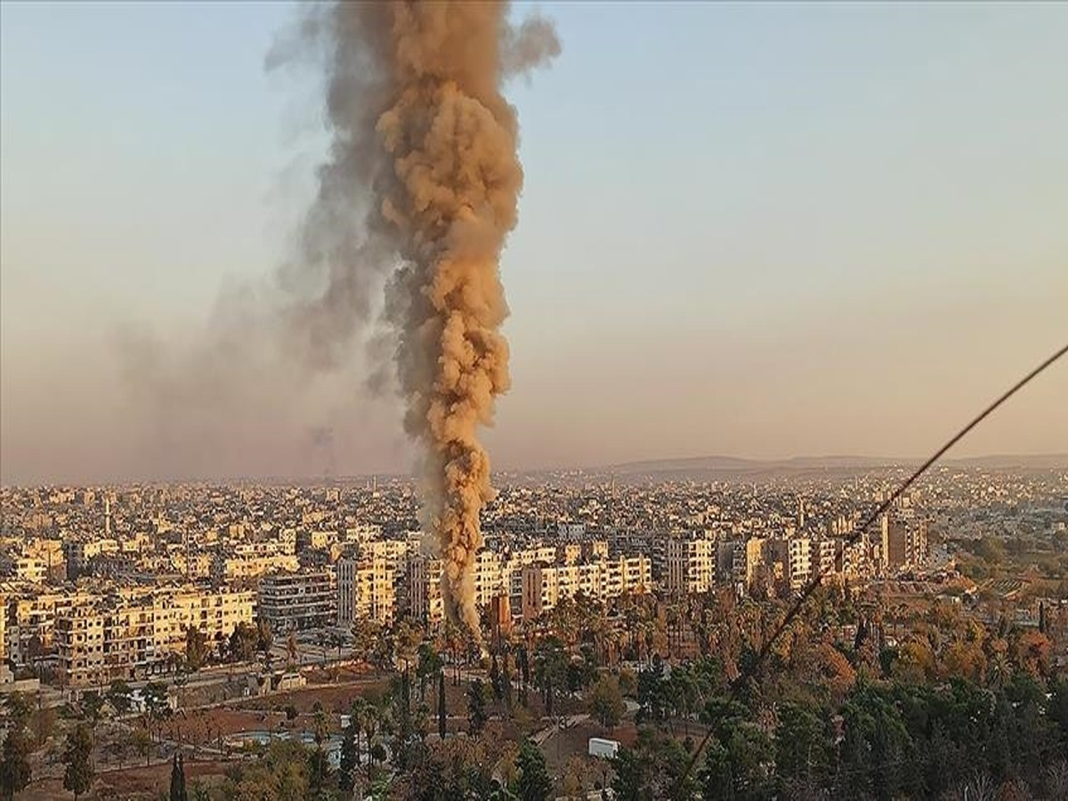 Israel का सीरिया की तीन जगहों पर एयरस्ट्राइक, जानें किसे बनाया निशाना Israel का सीरिया की तीन जगहों पर एयरस्ट्राइक, जानें किसे बनाया निशाना