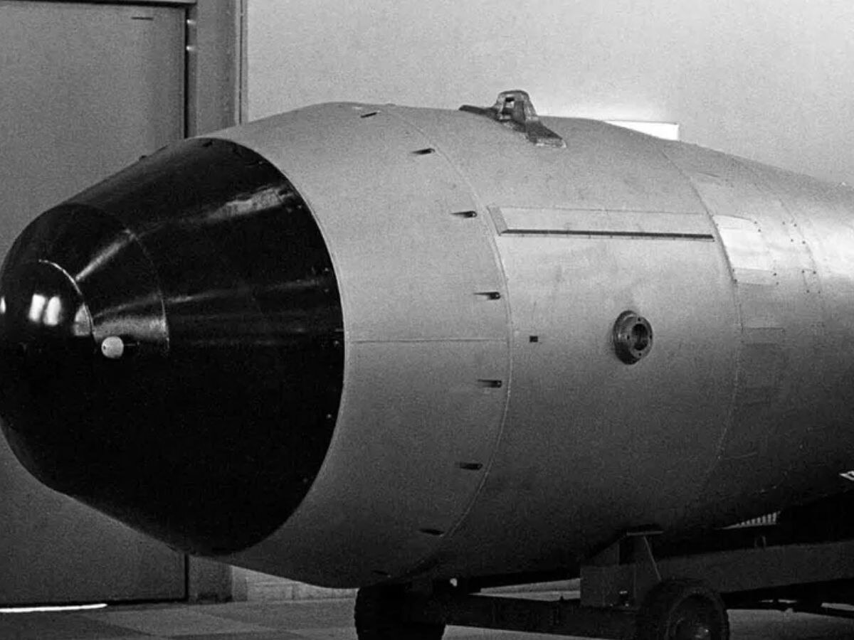Hydrogen bomb vs atom bomb know how thermonuclear bombs nuclear weapons ...