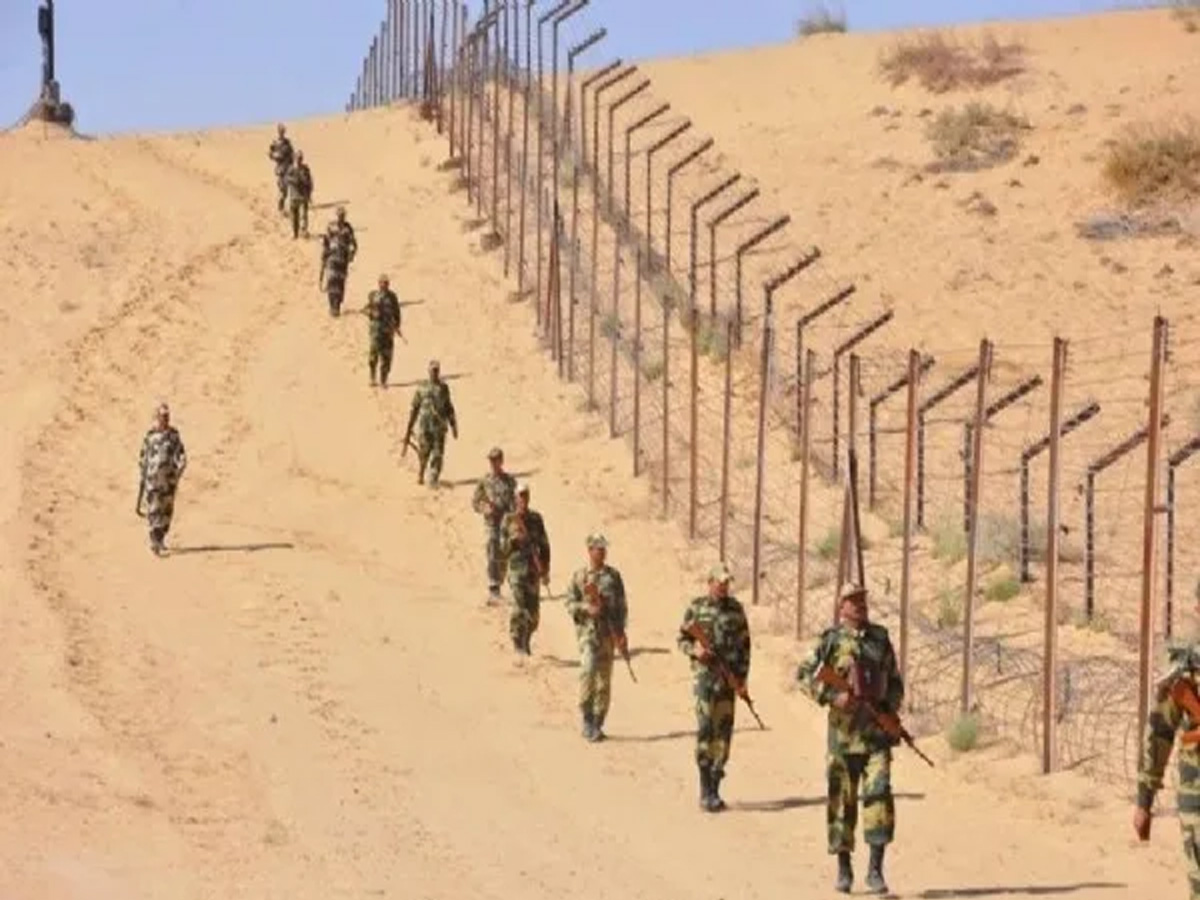 BSF Capture Pak Ranger: भारतीय सेना ने बॉर्डर से पाक रेंजर को पकड़ा, जानें पूरा मामला BSF Capture Pak Ranger: भारतीय सेना ने बॉर्डर से पाक रेंजर को पकड़ा, जानें पूरा मामला