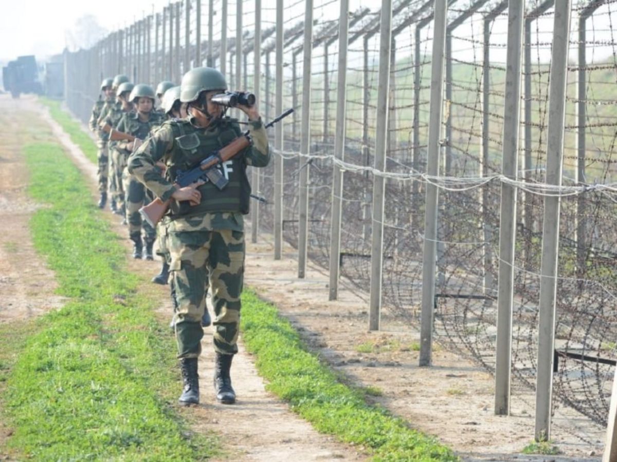 Pakistan violated ceasefire: ପାକିସ୍ତାନର ଅସ୍ତ୍ରବିରତି ଉଲ୍ଲଂଘନ, ଭାରତୀୟ ସେନା ଦେଲେ କଡ଼ା ଜବାବ Pakistan violated ceasefire: ପାକିସ୍ତାନର ଅସ୍ତ୍ରବିରତି ଉଲ୍ଲଂଘନ, ଭାରତୀୟ ସେନା ଦେଲେ କଡ଼ା ଜବାବ