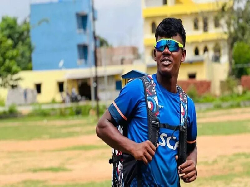 first tribal cricketer Robin minz Started batting with cooking wood ...