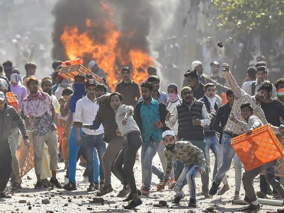 Delhi Riots 2020: हाशिम अली मर्डर केस में 12 आरोपी बरी, कोर्ट ने व्हाट्सएप मैसेज को नहीं माना सबूत Delhi Riots 2020: हाशिम अली मर्डर केस में 12 आरोपी बरी, कोर्ट ने व्हाट्सएप मैसेज को नहीं माना सबूत