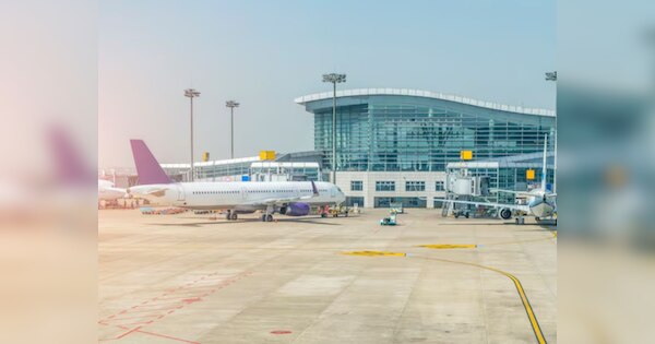 Operation Sindoor: भारत में बंद हैं कई एयरपोर्ट, फ्लाइट भी रद्द, चेक करें पूरी लिस्ट