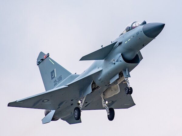 IND-PAK War Update: पाकिस्तान के F-16 और JF-17 फाइटर जेट ढेर, जानें अभी तक का अपडेट