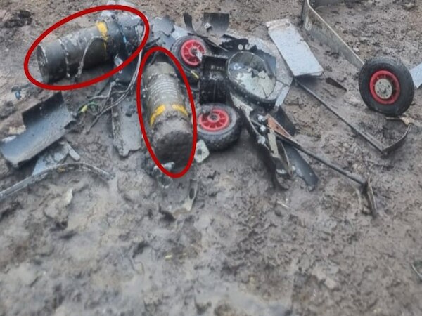 Pakistan Drone: इंडियन आर्मी ने पाकिस्तानी ड्रोन के मलबे की फोटोज की शेयर; देखें