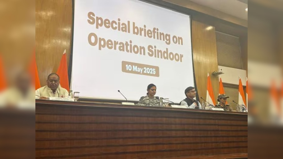 Operation Sindoor: ଭାରତର ସାମରିକ ସ୍ଥଳରେ ଆକ୍ରମଣ ମିଛ, ଗୁଳି ବର୍ଷଣ ଜାରି,ସୀମାରେ ସୈନ୍ୟ ବଢ଼ାଉଛି ପାକିସ୍ତାନ 