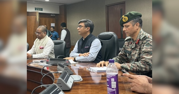 पाकिस्तान की ओर से सीजफायर उल्लंघन पर MEA का बड़ा बयान, कहा- भारतीय सेना को सख्त कदम उठाने के आदेश