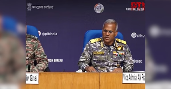 पाकिस्तान ने भूलकर भी की हिमाकत, तो भुगतेगा बहुत बुरा अंजाम; टॉप नेवी ऑफिसर ने ऑन कैमरा दी चेतावनी