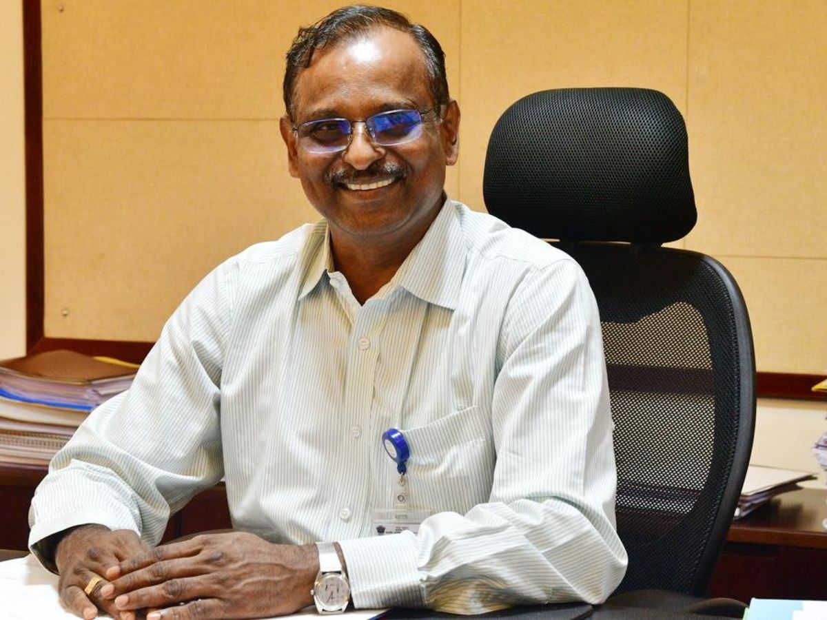Isro Chief V Narayan: ୧୦ ସାଟେଲାଇଟ୍ ଅନବରତ ଭାରତର ସୀମା ରକ୍ଷା କରୁଛନ୍ତି: ଇସ୍ରୋ ମୁଖ୍ୟ Isro Chief V Narayan: ୧୦ ସାଟେଲାଇଟ୍ ଅନବରତ ଭାରତର ସୀମା ରକ୍ଷା କରୁଛନ୍ତି: ଇସ୍ରୋ ମୁଖ୍ୟ