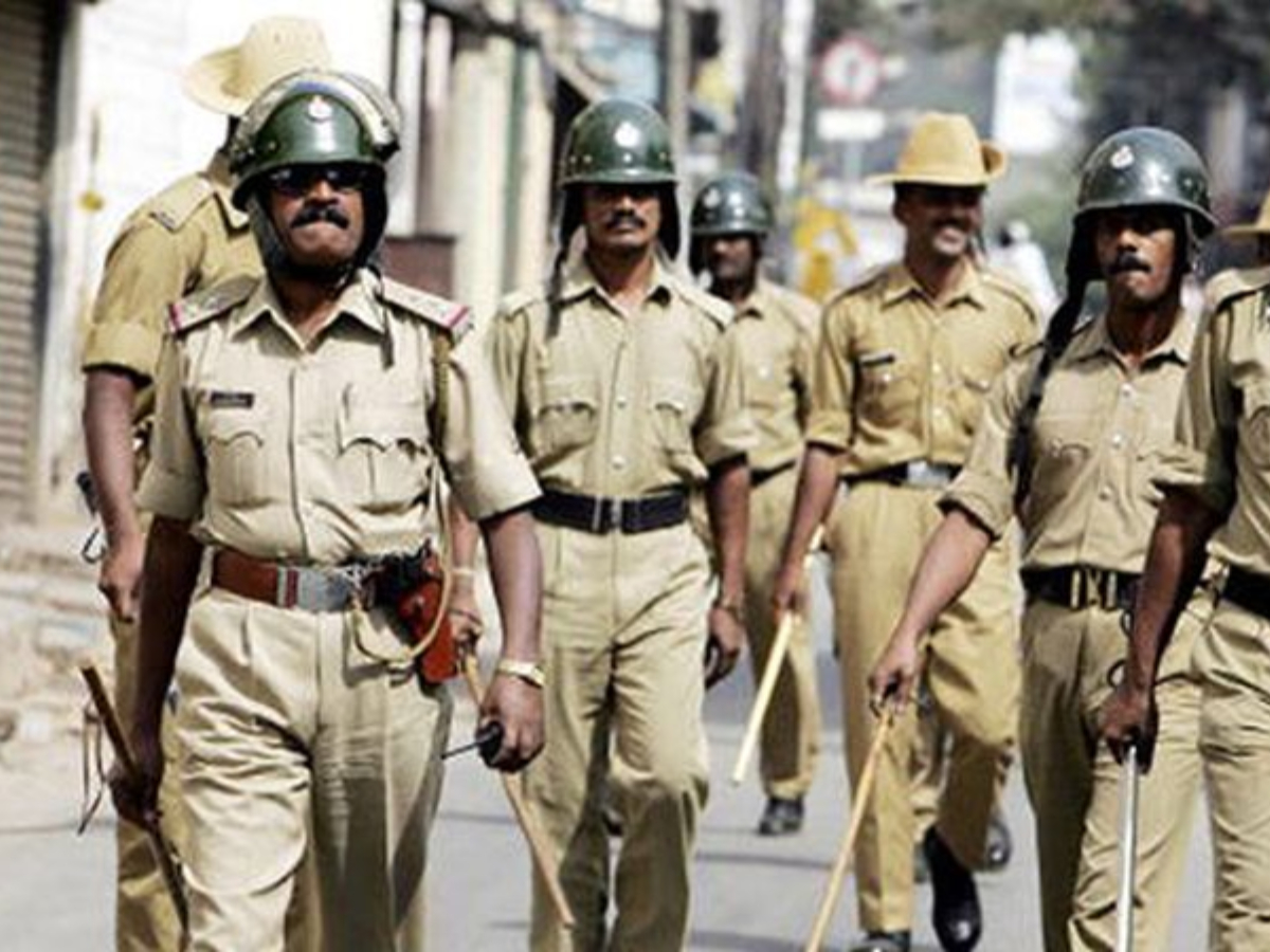 बेलगावी में हिंदू मुस्लिम दंगे की साजिश; मस्जिद में रखी कुरान की कॉपी जलाने पर तनाव बेलगावी में हिंदू मुस्लिम दंगे की साजिश; मस्जिद में रखी कुरान की कॉपी जलाने पर तनाव