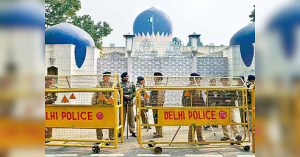 पाक उच्चायोग के अधिकारी को अवांछित घोषित किया गया, 24 घंटे में भारत छोड़ने को कहा