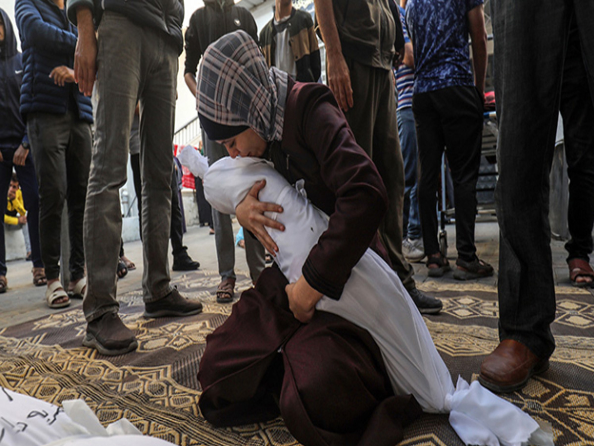 Gaza: 22 बच्चों समेत 48 की मौत; फिलिस्तीनियों के लिए भयानक रही बीती रात Gaza: 22 बच्चों समेत 48 की मौत; फिलिस्तीनियों के लिए भयानक रही बीती रात