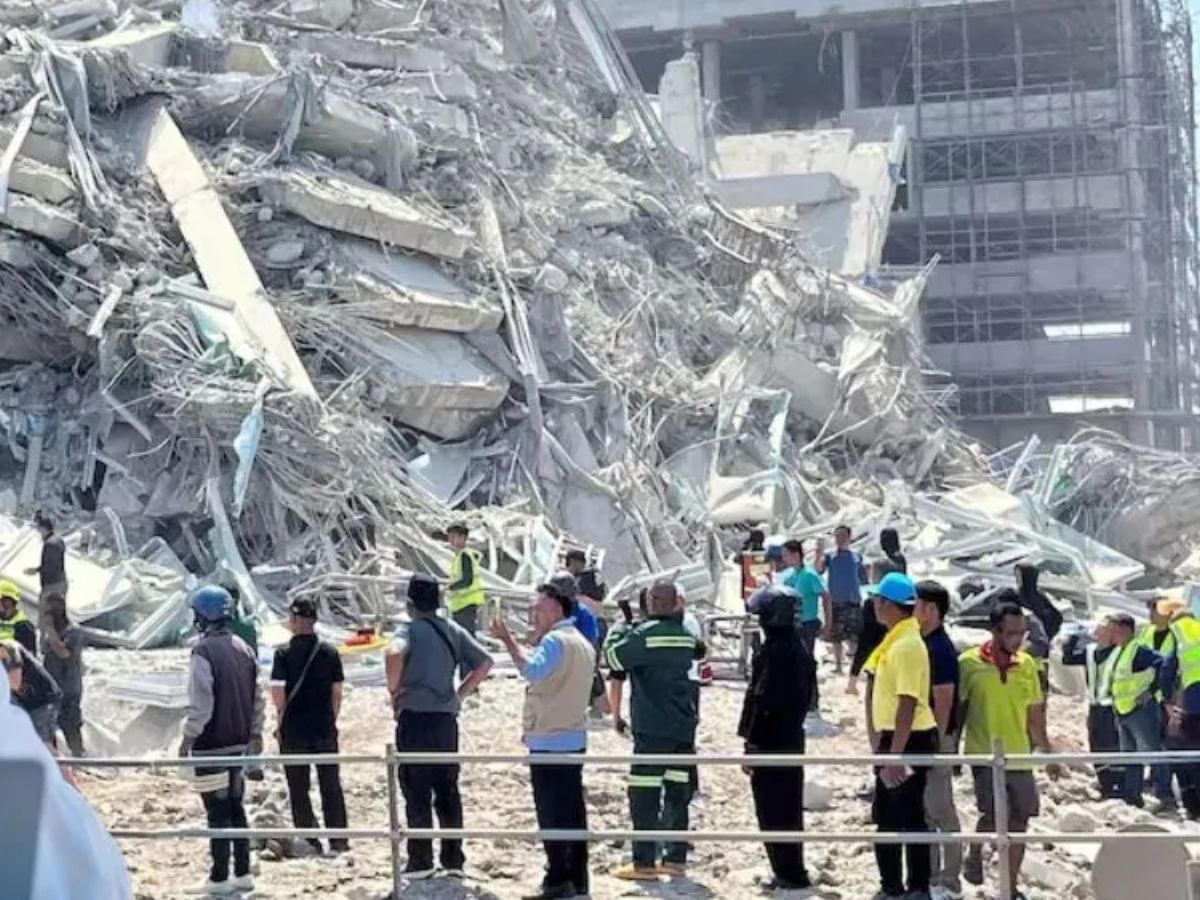 Earthquake or bomb: ଭୂକମ୍ପ ନା ବୋମା ବିସ୍ଫୋରଣ: କ୍ରମାଗତ ଭାବେ ଆସୁଛି ଭୂକମ୍ପ ଭଳି ଝଟକା, ସାମ୍ନାକୁ ଆସିଲା ଚମକାଇଲା ଭଳି ରିପୋର୍ଟ Earthquake or bomb: ଭୂକମ୍ପ ନା ବୋମା ବିସ୍ଫୋରଣ: କ୍ରମାଗତ ଭାବେ ଆସୁଛି ଭୂକମ୍ପ ଭଳି ଝଟକା, ସାମ୍ନାକୁ ଆସିଲା ଚମକାଇଲା ଭଳି ରିପୋର୍ଟ