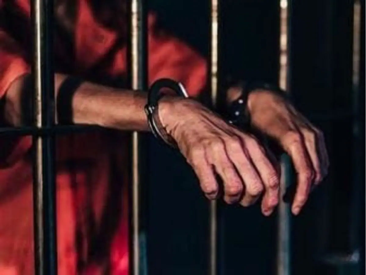 पाकिस्तान के समर्थन में शख्स ने डाली पोस्ट, अब पुलिस ने कर दिया ये बड़ा कांड पाकिस्तान के समर्थन में शख्स ने डाली पोस्ट, अब पुलिस ने कर दिया ये बड़ा कांड