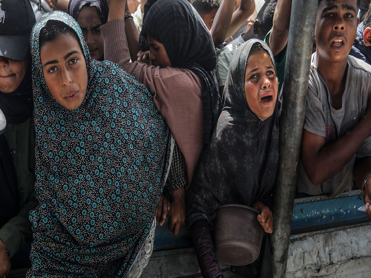 Gaza में एक दिन में 80 मौतें, हमलों और भूख दोनों से मर रहे लोग Gaza में एक दिन में 80 मौतें, हमलों और भूख दोनों से मर रहे लोग