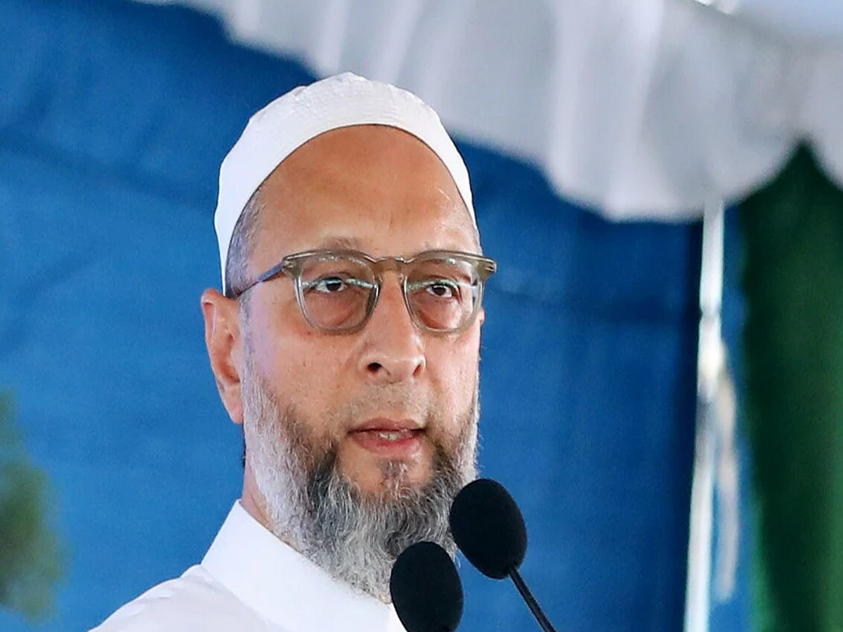 Asaduddin Owaisi ने 'कुत्ते की दुम' बोलकर पाकिस्तान पर फिर बोला जोरदार हमला; बोले खुदा तौफीक दे Asaduddin Owaisi ने 'कुत्ते की दुम' बोलकर पाकिस्तान पर फिर बोला जोरदार हमला; बोले खुदा तौफीक दे