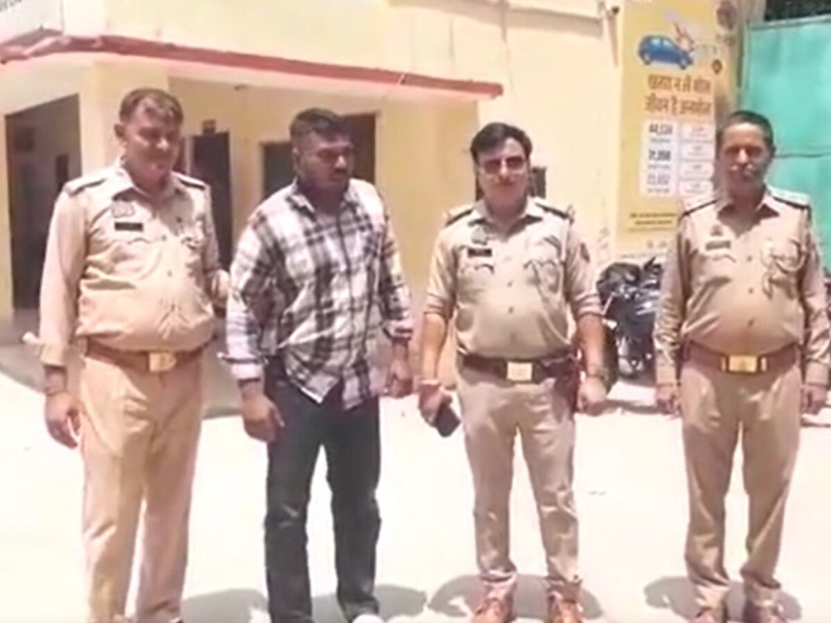 पुलिस की गिरफ्त में आरोपी