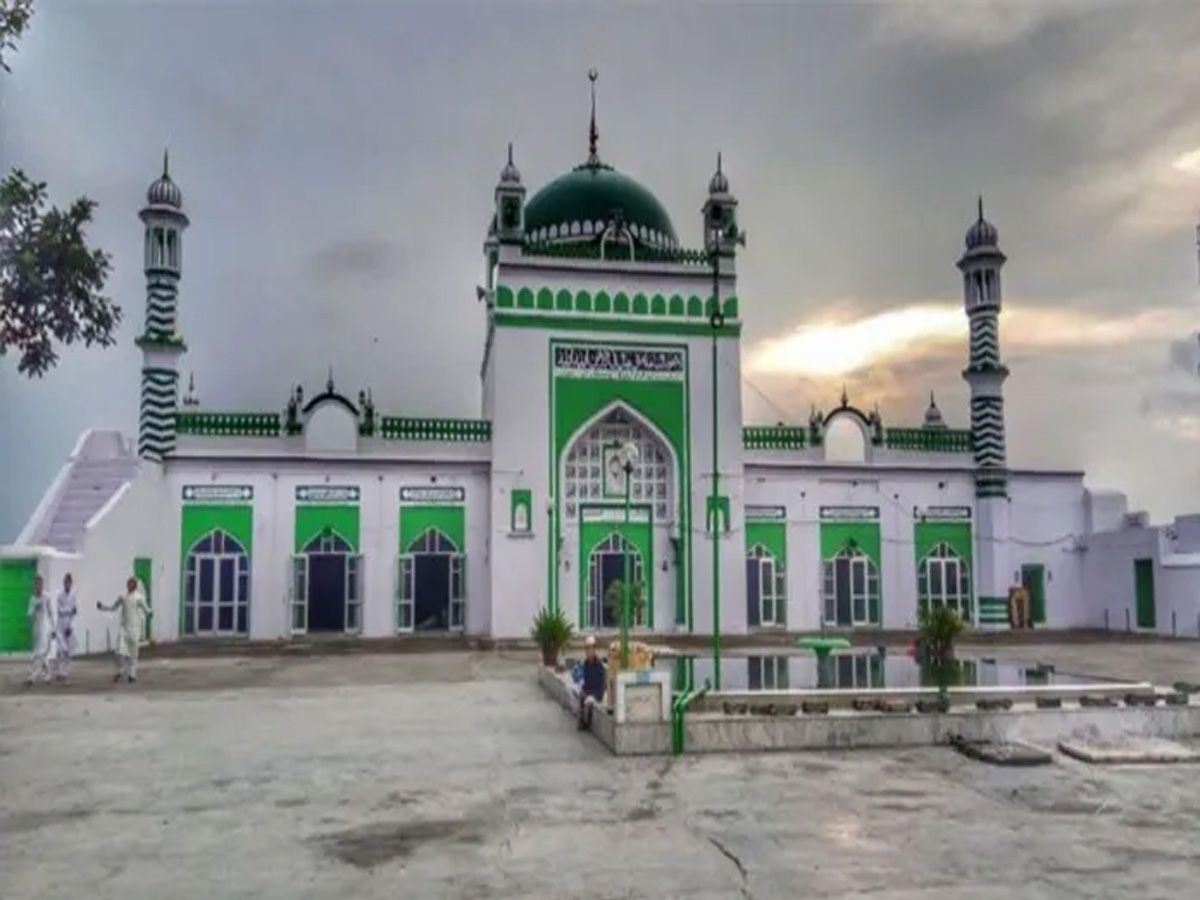 Sambhal Jama Masjid के लिए 19 मई अहम दिन, इलाहाबाद कोर्ट सुनाएगा बड़ा फैसला Sambhal Jama Masjid के लिए 19 मई अहम दिन, इलाहाबाद कोर्ट सुनाएगा बड़ा फैसला