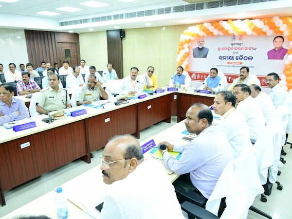 ବୌଦ୍ଧ ଜିଲ୍ଲା ପ୍ରଶାସନ କାର୍ଯ୍ୟକାରିତାର ସମୀକ୍ଷା କଲେ ମୁଖ୍ୟମନ୍ତ୍ରୀ