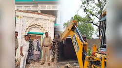 जब मुसलमान मना रहे थे पाकिस्तान पर हमले का जश्न, टूट गए उनके 600 धार्मिक स्थल
