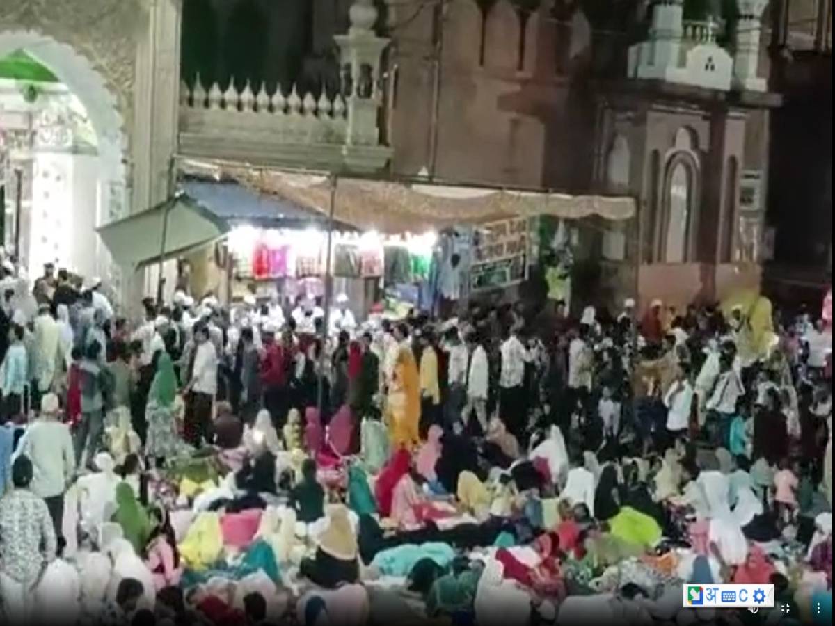 Bahraich: Syed Salar Masood पर उमड़ा जायरीनों का सैलाब, उठे ये बड़े सवाल Bahraich: Syed Salar Masood पर उमड़ा जायरीनों का सैलाब, उठे ये बड़े सवाल