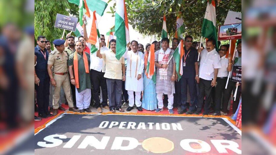 जशपुर में देशभक्ति का सैलाब! निकाली गई भव्य तिरंगा यात्रा, CM साय ने पहलगाम के शहीदों को किया नमन