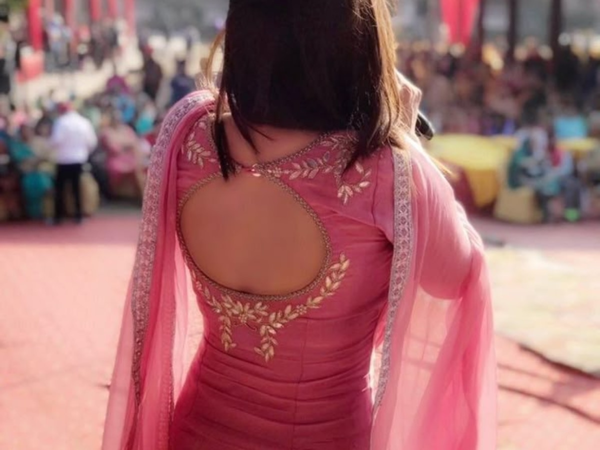 Look Stylish Suit Suit Back Neck Back Neck Trendy Salwar Neck Designs Salwar Kameez Churidar Back