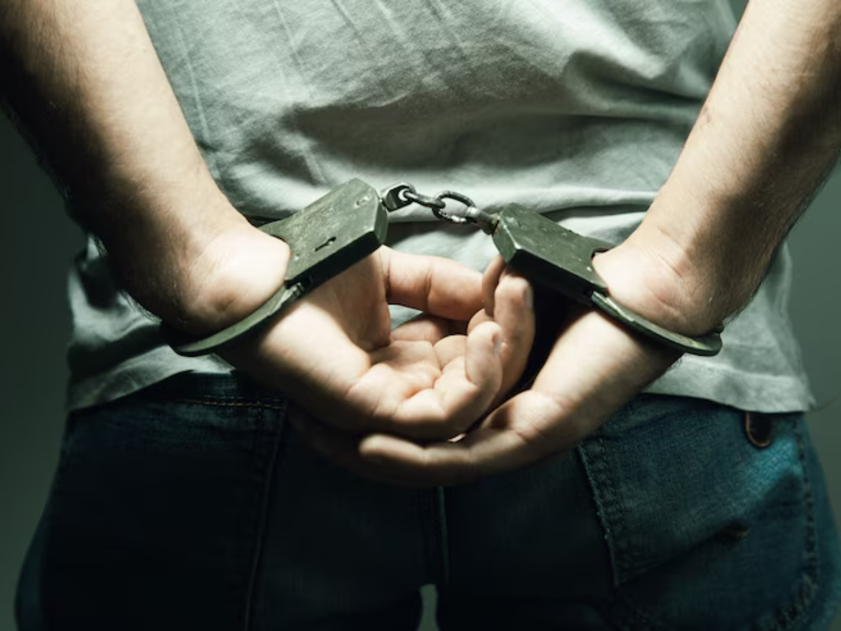 देश की सुरक्षा में सेंध की साजिश नाकाम, नूंह से पाक जासूस गिरफ्तार, एयरबेस की ली थी टोह देश की सुरक्षा में सेंध की साजिश नाकाम, नूंह से पाक जासूस गिरफ्तार, एयरबेस की ली थी टोह