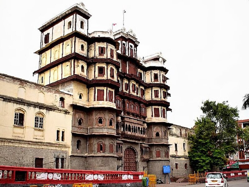 mp tourism know the history of indore rajwada palace best tourist place ...