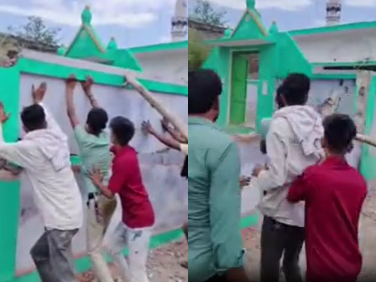 Bahraich: सरकारी जमीन पर बनी अवैध मस्जिद को मुसलमानों ने हटाया, प्रशासन ने कमेटी को भेजा था नोटिस Bahraich: सरकारी जमीन पर बनी अवैध मस्जिद को मुसलमानों ने हटाया, प्रशासन ने कमेटी को भेजा था नोटिस
