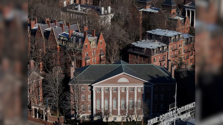 Harvard University: ବିଦେଶୀ ଛାତ୍ରଛାତ୍ରୀଙ୍କ ପ୍ରବେଶ ନିଷେଧ ନିଷ୍ପତ୍ତିକୁ ଚ୍ୟାଲେଞ୍ଜ କଲା ହାର୍ଭାର୍ଡ, ଟ୍ରମ୍ପ ପ୍ରଶାସନ ବିରୁଦ୍ଧରେ ରୁଜୁ କଲା ମାମଲା