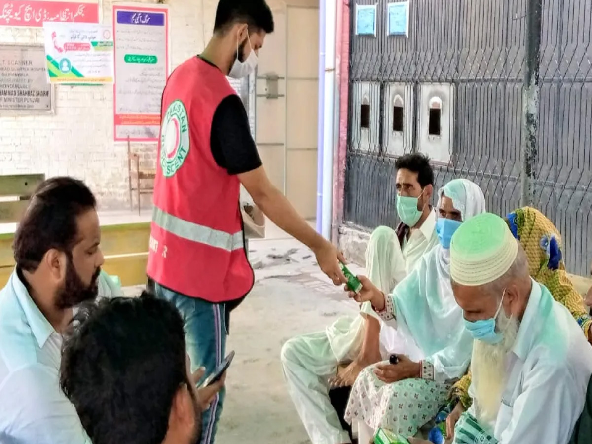Pakistan में तेजी से फैल रहा है कोरोना, एक ही अस्पताल में 4 लोगों की मौत Pakistan में तेजी से फैल रहा है कोरोना, एक ही अस्पताल में 4 लोगों की मौत