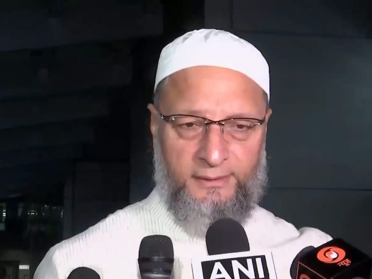 Owaisi बहरीन के लिए हुए रवाना, बताया क्या है उनका जाने का असल मकसद Owaisi बहरीन के लिए हुए रवाना, बताया क्या है उनका जाने का असल मकसद